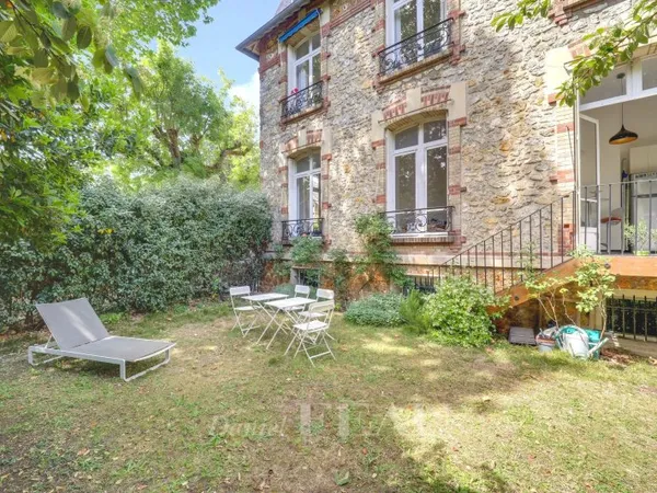 VERSAILLES RIVE DROITE - Appartement 3/4 pièces avec jardin privatif