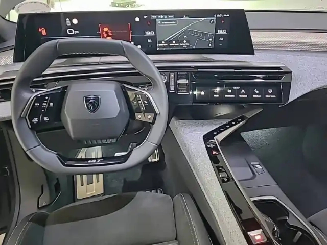 Peugeot 5008 hybrid 145 ch e-dcs6 — photo 32