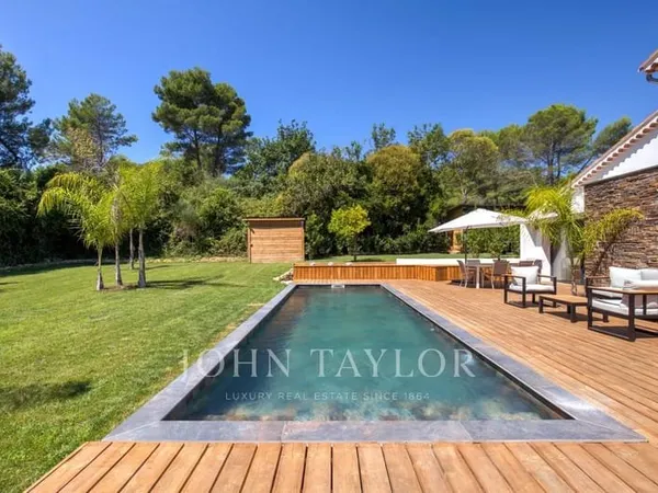 Villa rénovée à louer proche Mougins et Valbonne