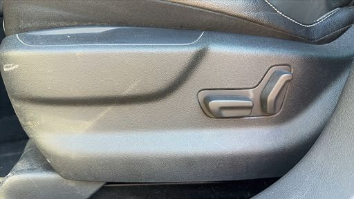 DS DS5 2.0 BlueHDi 180 EAT6 - Performance Line – 2018 – 181500 km – Diesel – Boîte Automatique — photo 2
