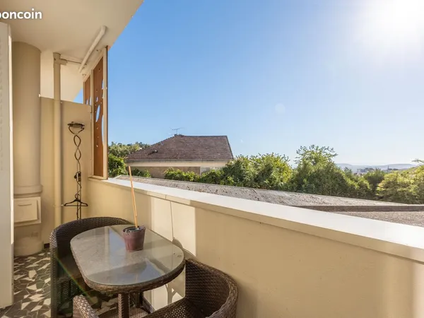 Clermont Ferrand, 63000, Appartement 52 m² rénové, balcon, cave, parking 137 500 FAI