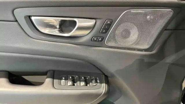 Volvo Xc60 t6 awd hybride rechargeable 253 ch+145 ch geartronic 8 — photo 30
