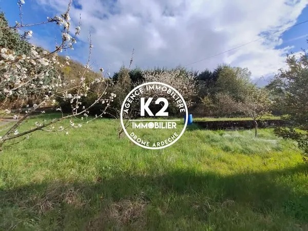 Terrain 820 m²