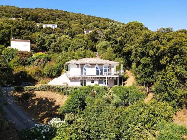 Rez de villa vue mer