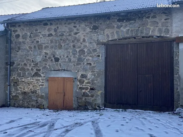Parking/box 80 m² CHATEL MONTAGNE