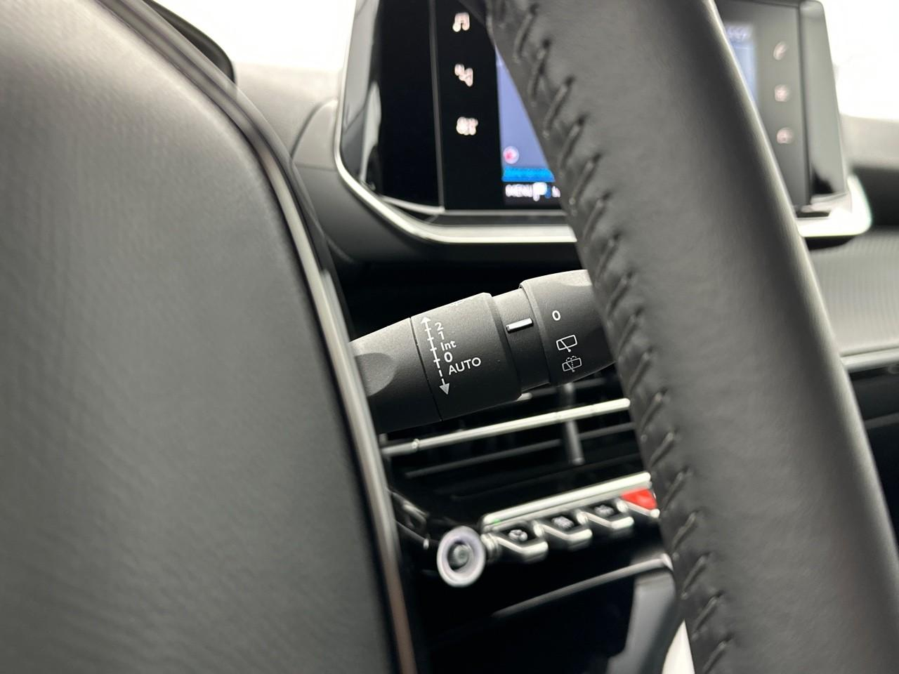 Peugeot 2008 puretech 100 s&s bvm6 allure — photo 20