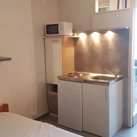Studio 1 pièce 13 m²