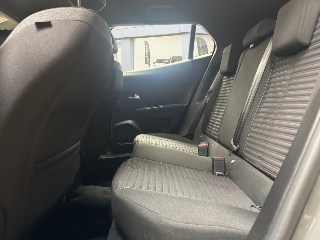 Peugeot 2008 1.2 puretech 100ch s&s active — photo 10