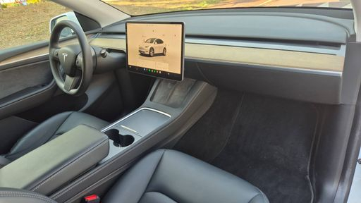Tesla Model Y 275 Rwd - Standard Range – 2022 – 36852 km – Électrique – Boîte Automatique — photo 31