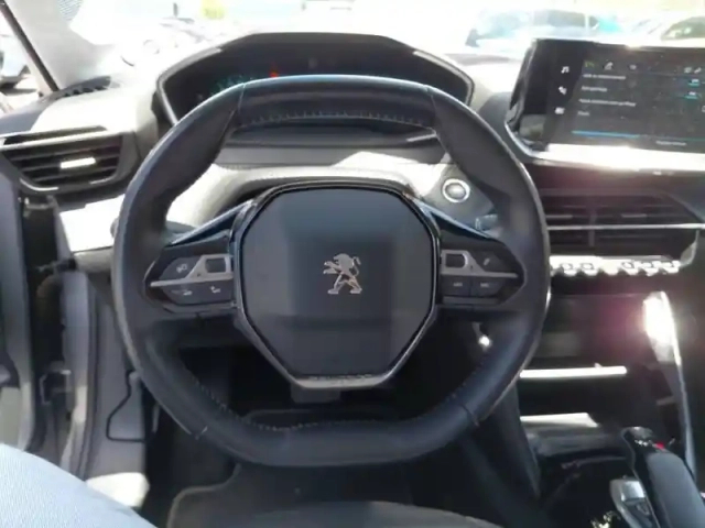 Peugeot 208 electrique 50 kwh 136ch — photo 9