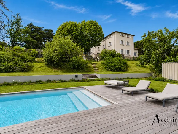 CHAPONOST - MAISON DE MAÎTRE - 455 m2 - 8 CHAMBRES - PISCINE - TERRAIN 1 HA