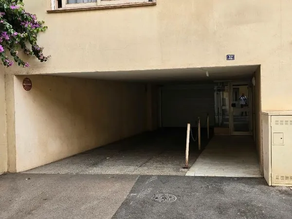 Vends Parking sous terrain