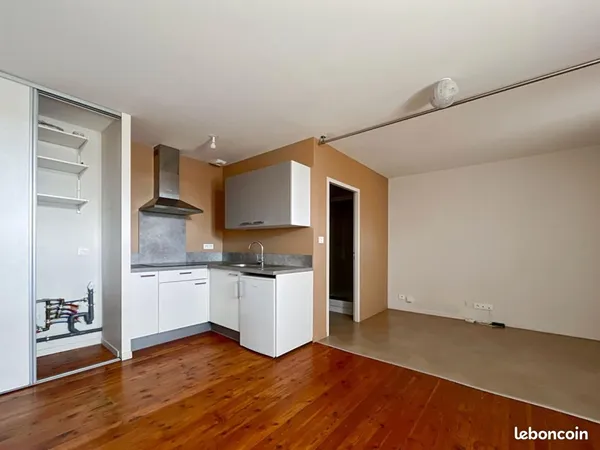Studio 1 pièce 24 m²