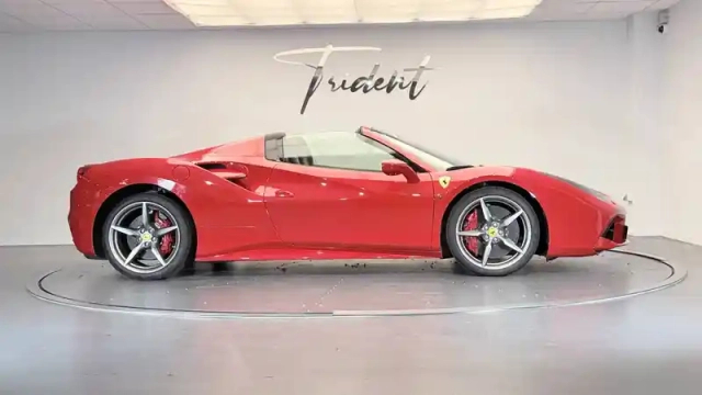 Ferrari 488 4.0 v8 670ch spider — photo 4
