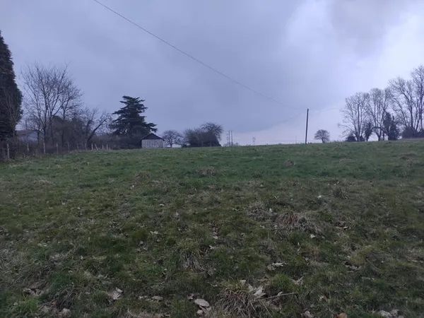 Terrain 1236 m²