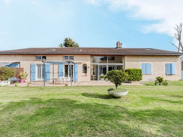 Maison 11 pièces 284 m²