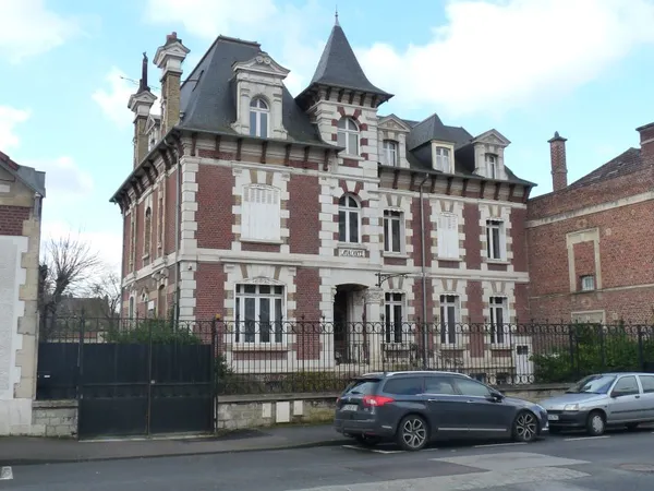 Loue chambres individuelles 15m² dans maison particulière à Compiègne