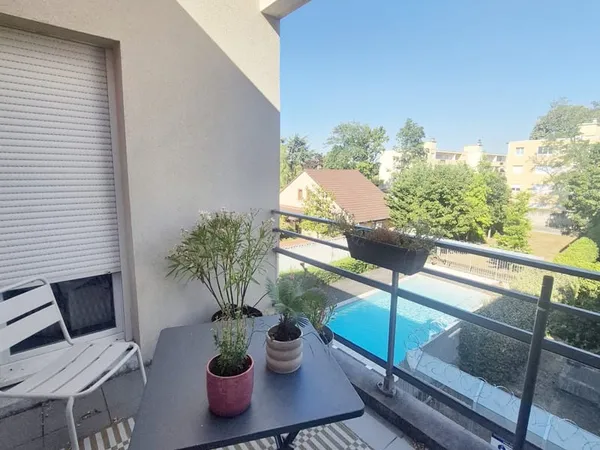 T3 loué avec garage et balcon à Meyzieu