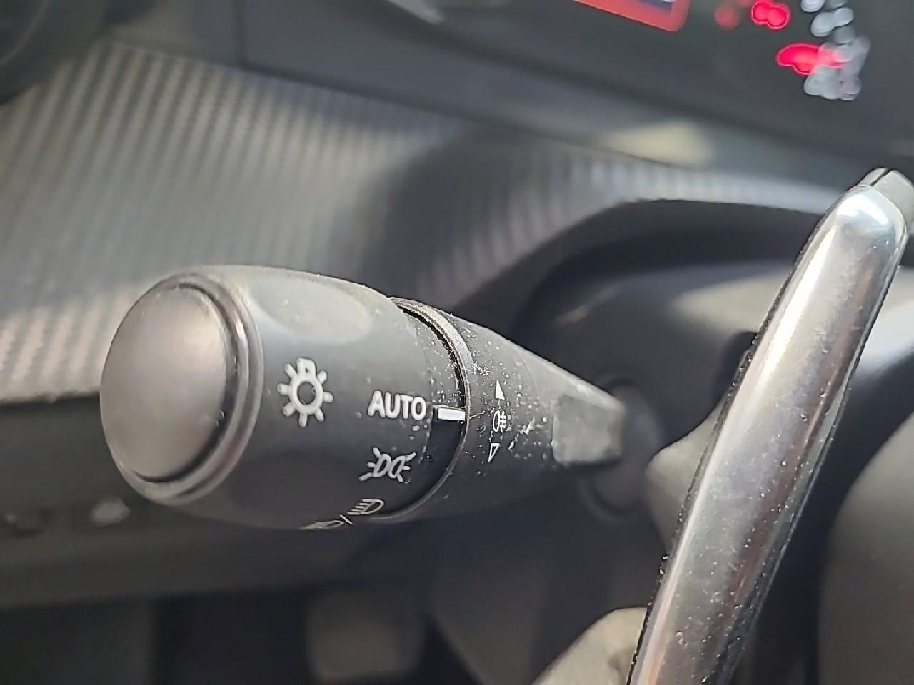 Peugeot 2008 puretech 130 s&s eat8 allure — photo 26
