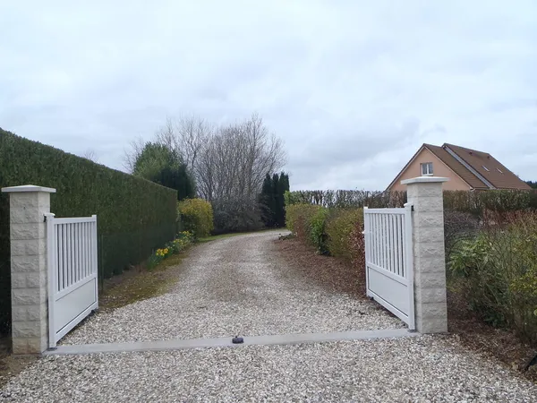 APPT MEUBLE REZ DE JARDIN 27M² CC AU MOIS
