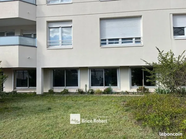 Bureaux 104 m²