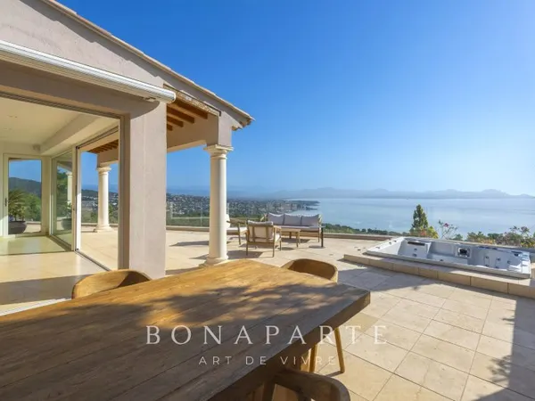 Villa vue mer panoramique aux Issambres