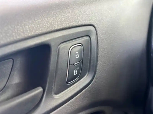 Ford Transit Connect fourgonnette l2 1.0e 100ch e85 trend — photo 9