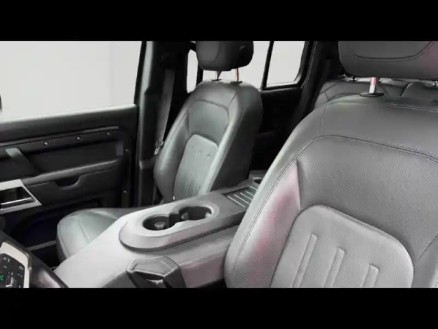 Land Rover Defender 110 2.0 p400e x-dynamic hse — photo 12