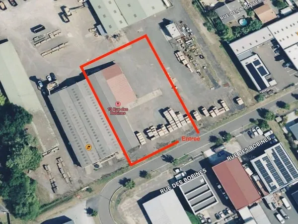 Terrain 2214 m²