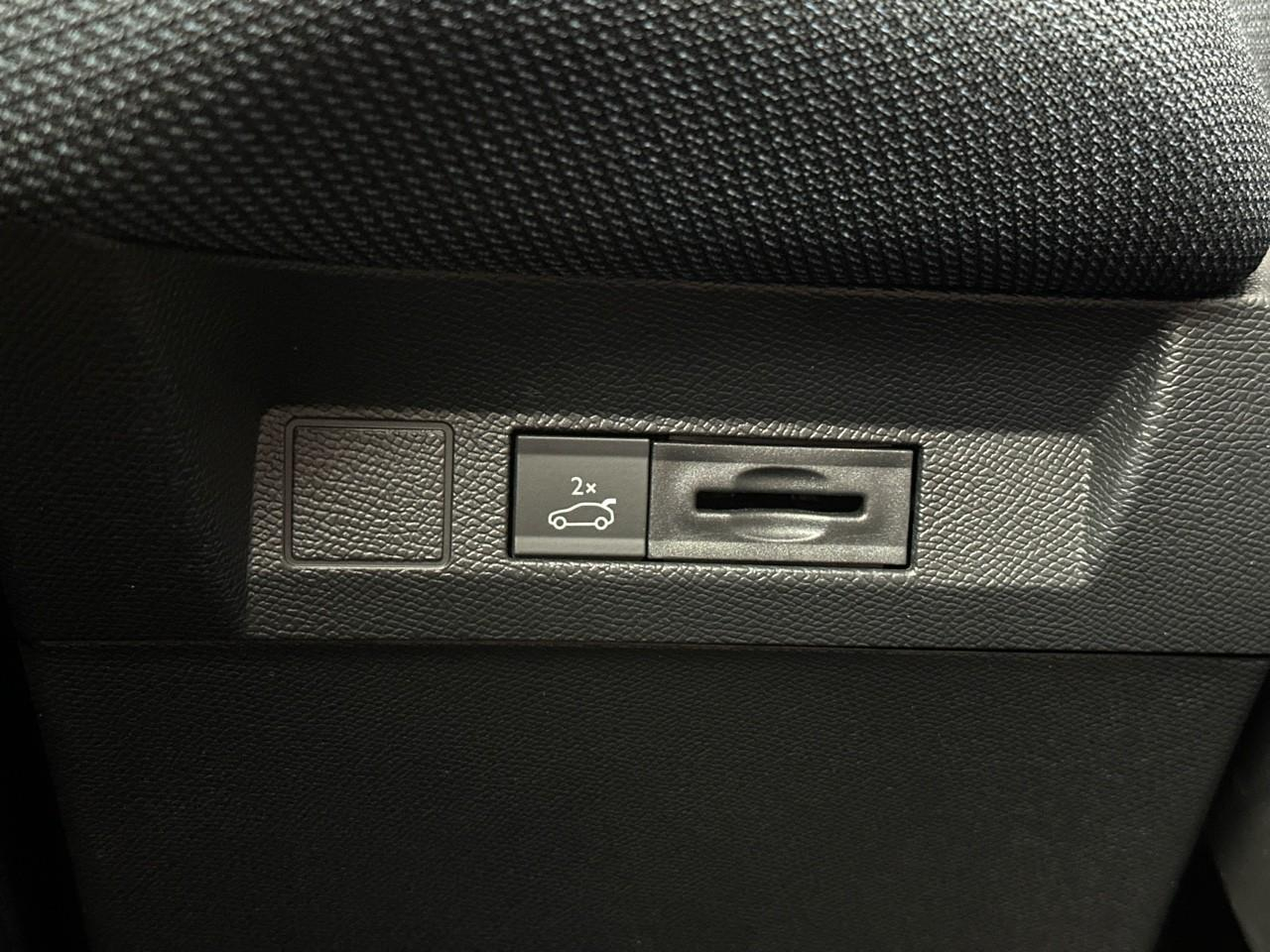 Citroën C5 Aircross hybride 145 ch e-dcs6 max — photo 17