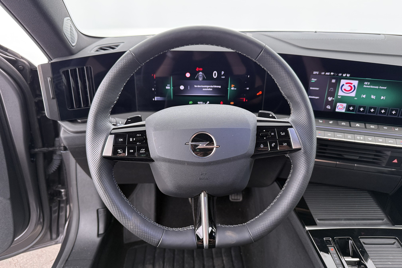 Opel Astra — photo 18