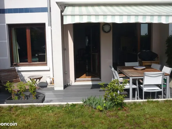 à louer - beau t3 meublé avec terrasse et jardin - poisy centre