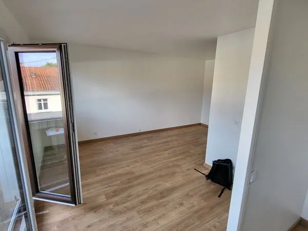 T1 bis de 31 m² rénové avec balcon, parking et cave