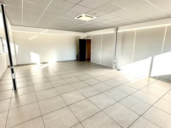 BUREAU 41m² À LOUER
