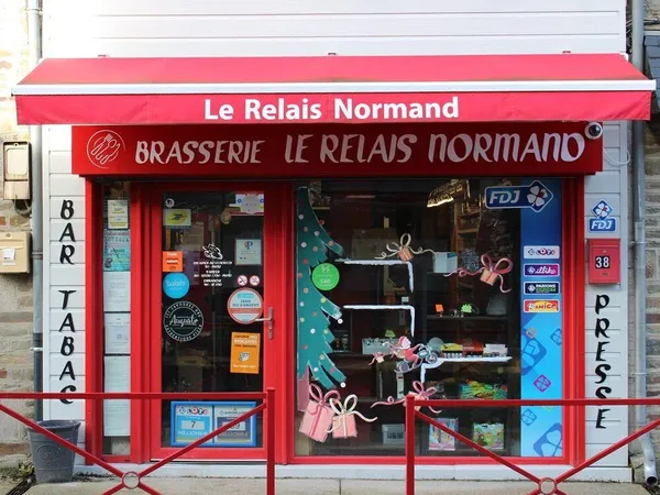MURS COMMERCIAUX D'UN BAR-TABAC VENDUS LOUÉS AVEC APPARTEMENT ET JARDIN