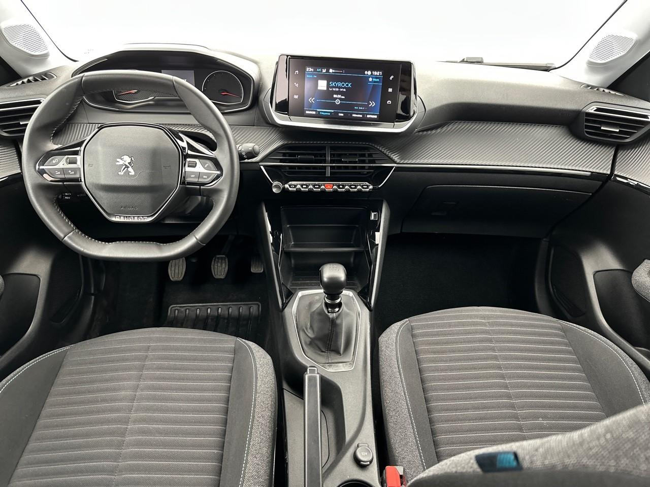 Peugeot 208 puretech 100 s&s bvm6 style — photo 11