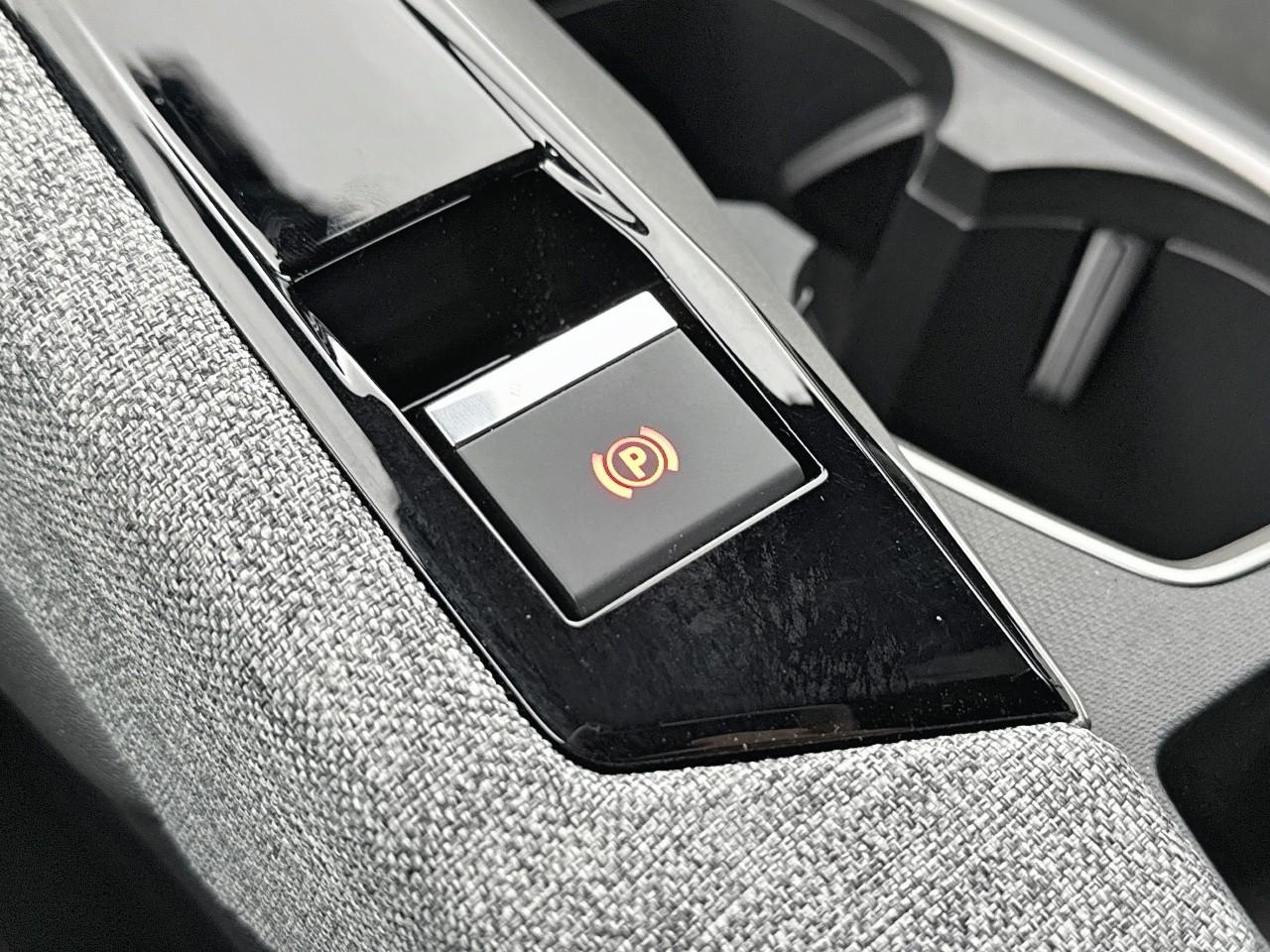 Peugeot 5008 hybrid 145 ch e-dcs6 gt — photo 32