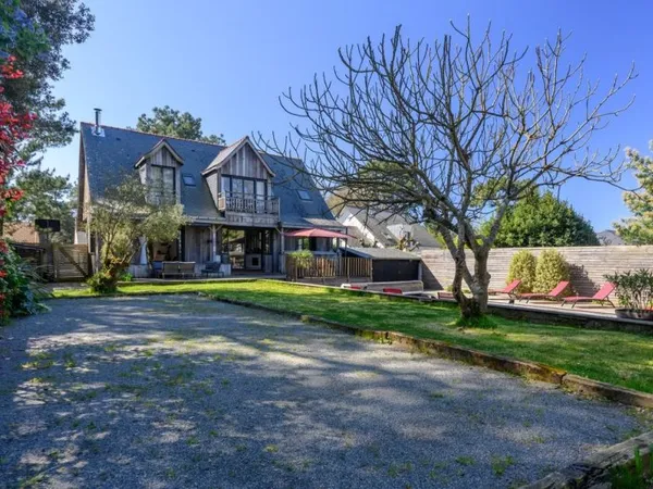 Maison individuelle 8 pièces 250 m²