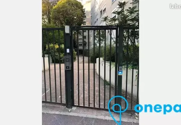 Parking/box 12 m² Saint-Cloud