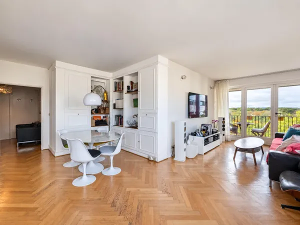4 pièces de 91 m², loggia sur la forêt, Poissy