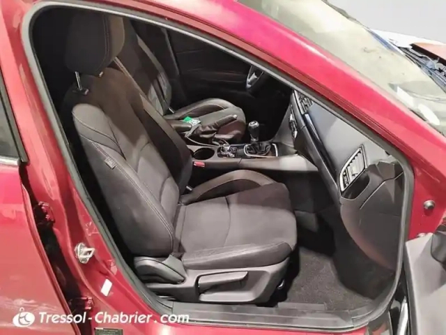 Mazda Mazda3 1.5l skyactiv-d 105 ch dynamique — photo 9