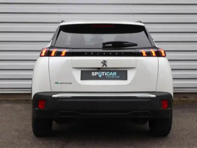 Peugeot 2008 e- 136ch allure business — photo 5
