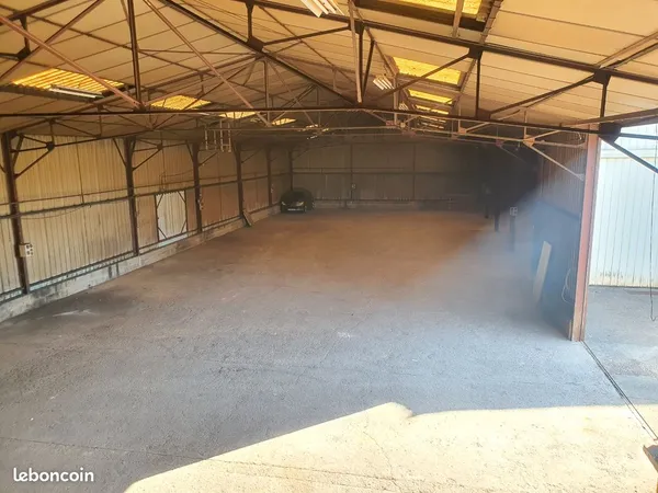 Location entrepôt pour mécanique / carrosserie ou autre