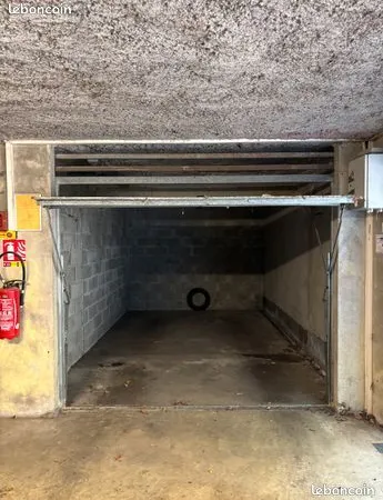 Location Box Parking Voiture Fermé dans résidence sécurisée