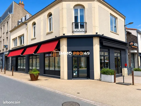 Local 350 m² Cholet