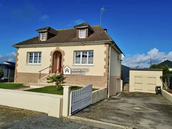 Maison centre-ville de COSSE-LE-VIVIEN