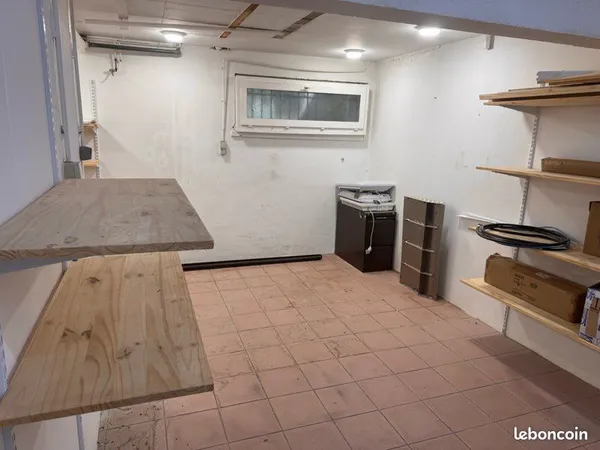 À louer - espace de stockage 22 m² - Cruseilles 74350
