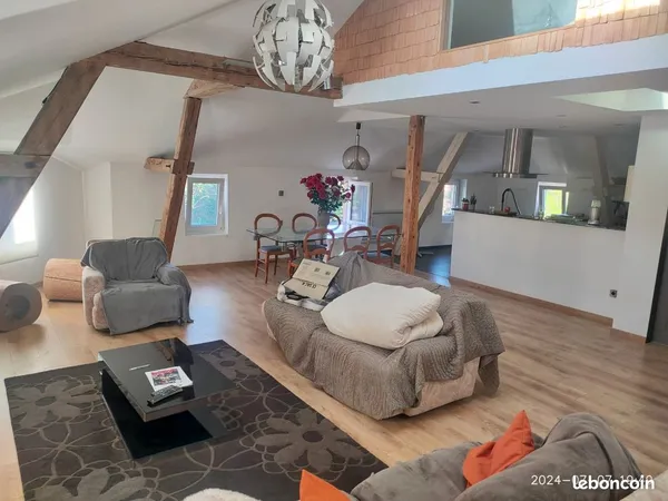 Appartement étage complet sans voisins
