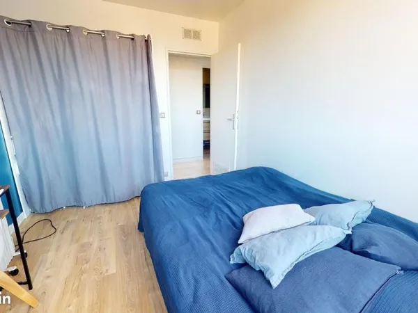 Chambre 6 pièces 98 m²