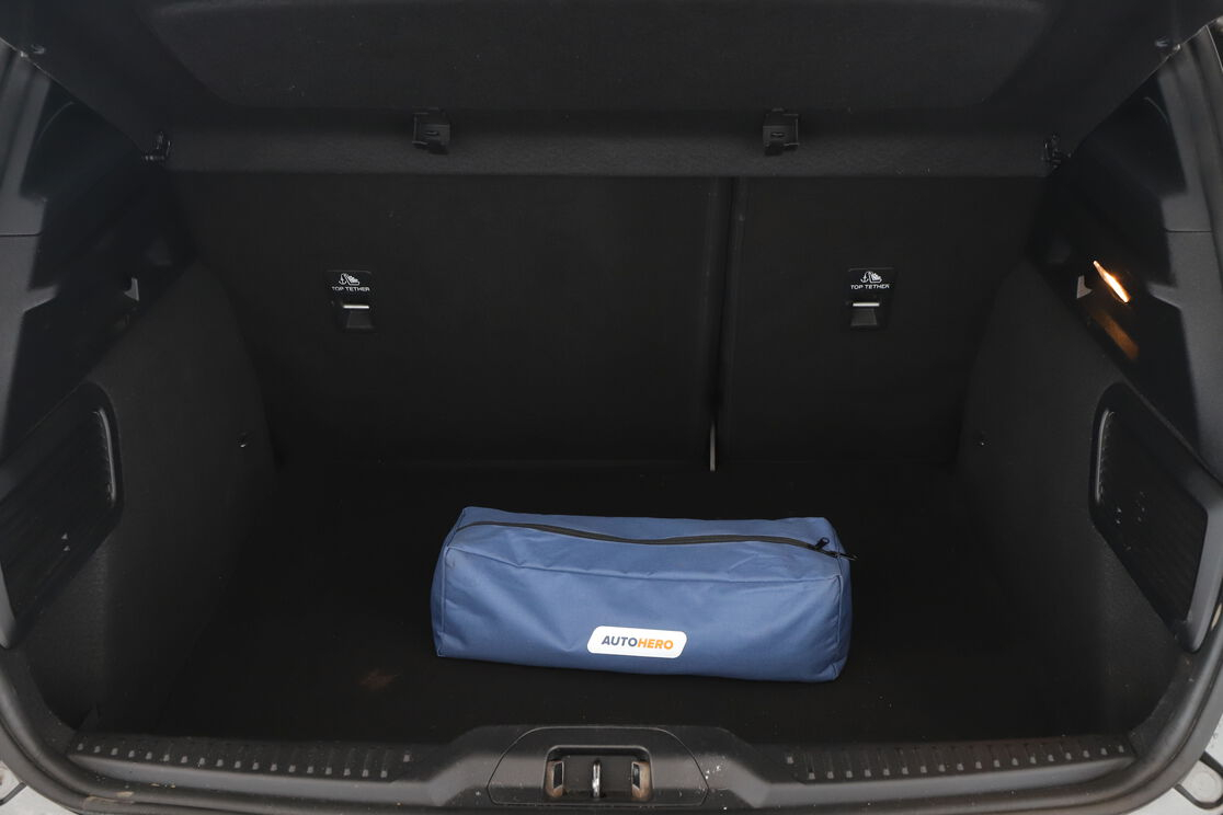Ford Focus 1.5 EcoBlue ST Line — photo 16